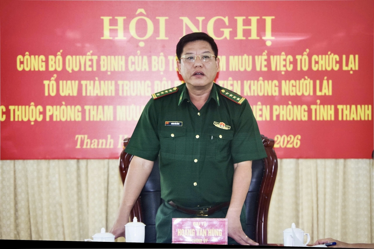 Đại tá Hoàng Văn Hùng, Bí thư Đảng ủy, Chính ủy Bộ đội Biên phòng tỉnh Thanh Hóa chủ trì Hội nghị