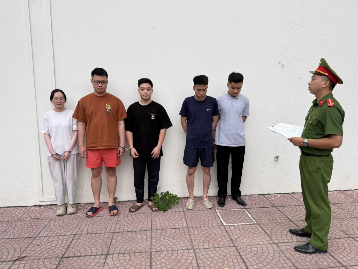 Đừng để tuổi già sập bẫy những "hợp đồng kỳ nghỉ"