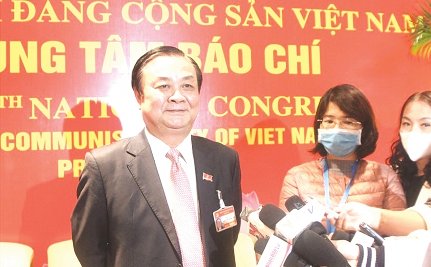 Người làm báo và người cao tuổi - Những người giữ lửa ký ức