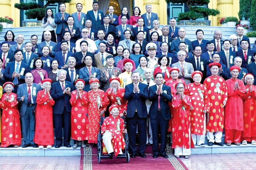 Nhân dịp kỷ niệm 85 năm Ngày truyền thống Người cao tuổi Việt Nam (6/6/1941 - 6/6/2026), chiều 5/6, Tổng Bí thư, Chủ tịch nước Tô Lâm đã gặp mặt 85 người cao tuổi tiêu biểu toàn quốc trong các phong trào thi đua yêu nước giai đoạn 2021 - 2026.                            Ảnh: Nhân Dân