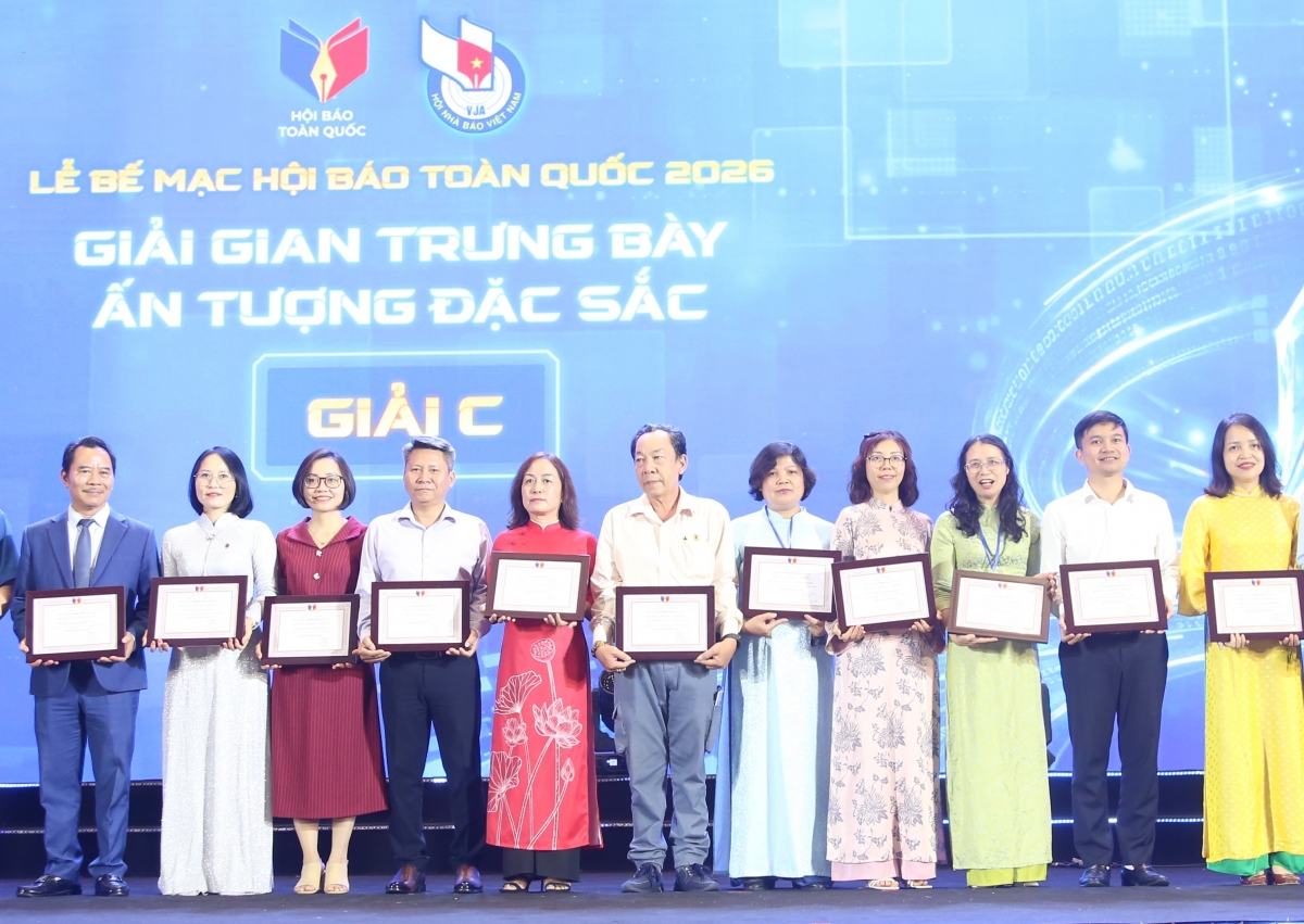 Tôn vinh những tập thể, cá nhân xuất sắc