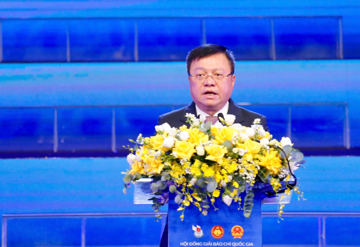Ủy viên Trung ương Đảng, Tổng Biên tập Báo Nhân Dân, Phó Trưởng Ban Tuyên giáo và Dân vận Trung ương, Chủ tịch Hội Nhà báo Việt Nam Lê Quốc Minh 