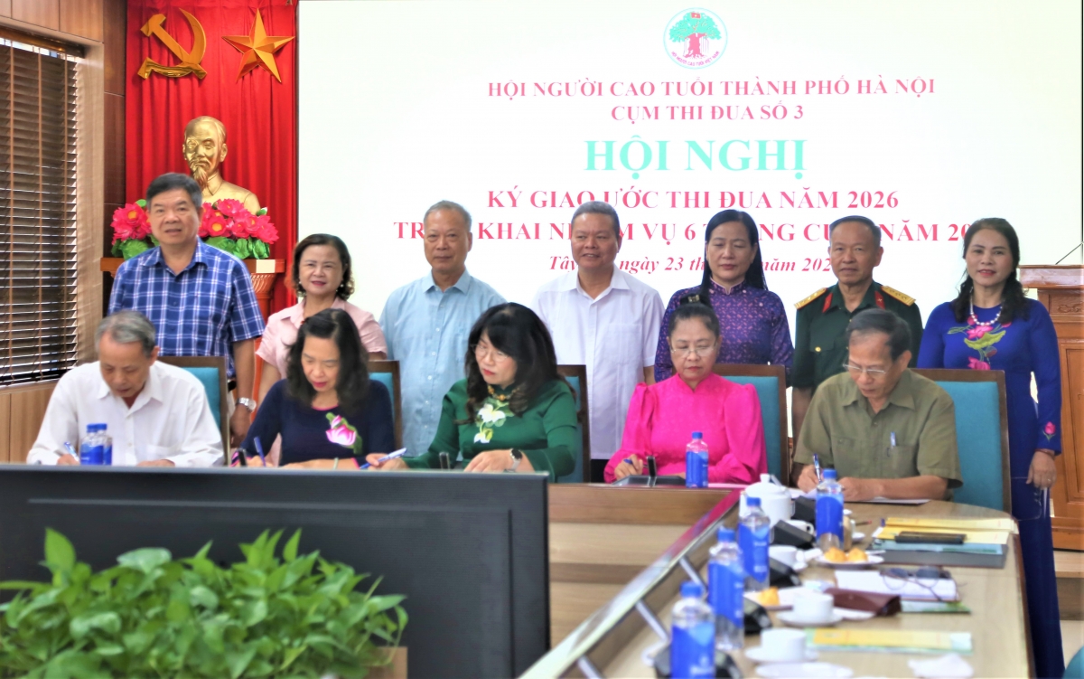 Hội NCT các phường ký kết giao ước thi đua