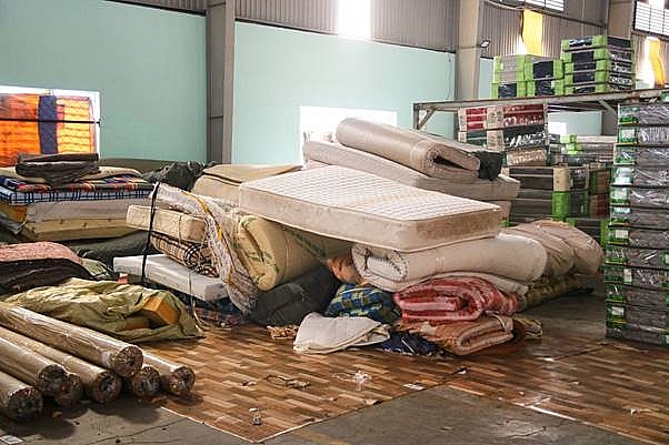 Nệm cũ được thu lại và xử lý đúng quy trình
