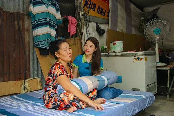 Nệm cũ được tân trang và trao tặng những hoàn cảnh khó khăn