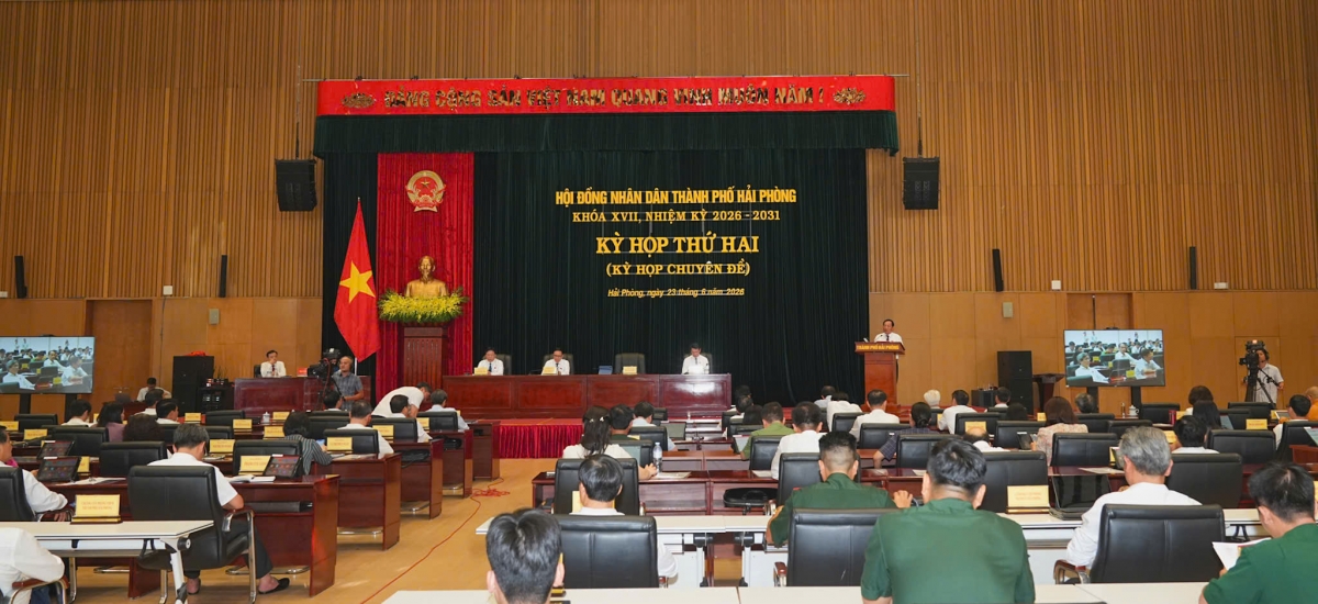 Quang cảnh kỳ họp.