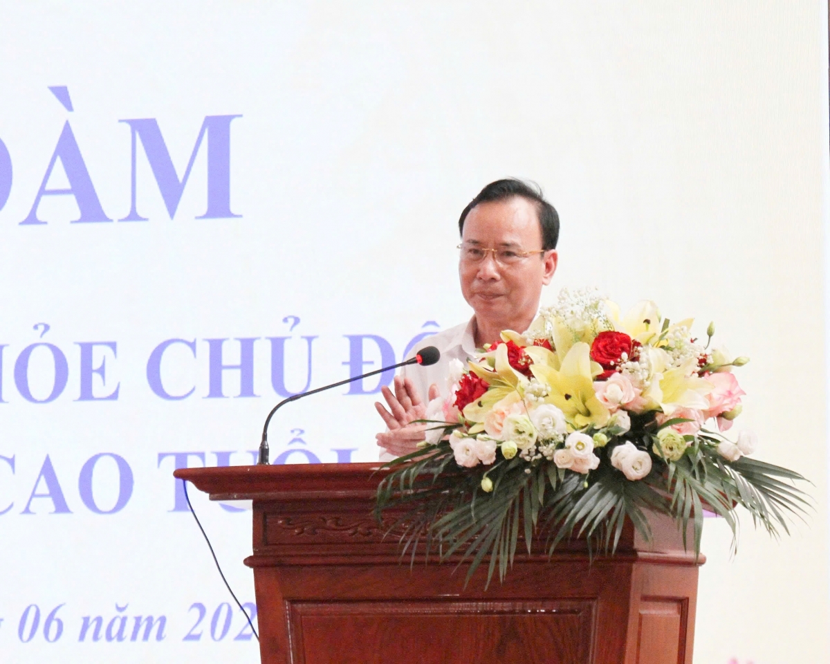 Phó Chủ tịch Hội NCT Việt Nam Nguyễn Lam phát buổi tại buổi Tọa đàm