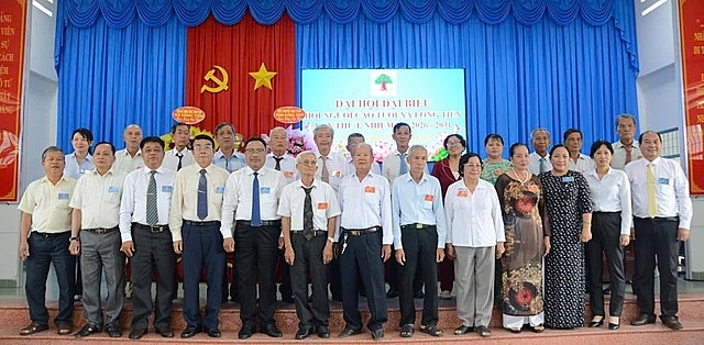 Ban Chấp hành Hội NCT xã Long Tiên khóa I, nhiệm kỳ 2026 – 2031 ra mắt Đại hội (Ảnh: Hội NCT tỉnh Đồng Tháp cung cấp)