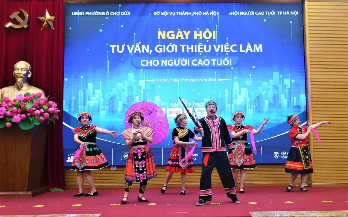 Tiết mục văn nghệ chào mừng