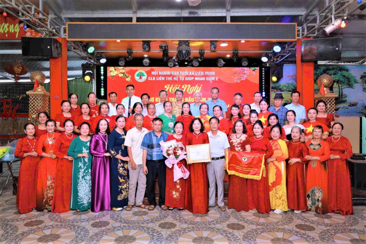 Các đại biểu tham dự Hội nghị sơ kết hoạt động 6 tháng đầu năm 2026 của CLB LTHTGN Cụm 2 xã Liên Minh