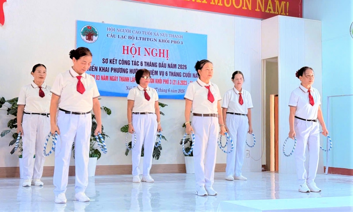Tiết mục dưỡng sinh chào mừng Hội nghị