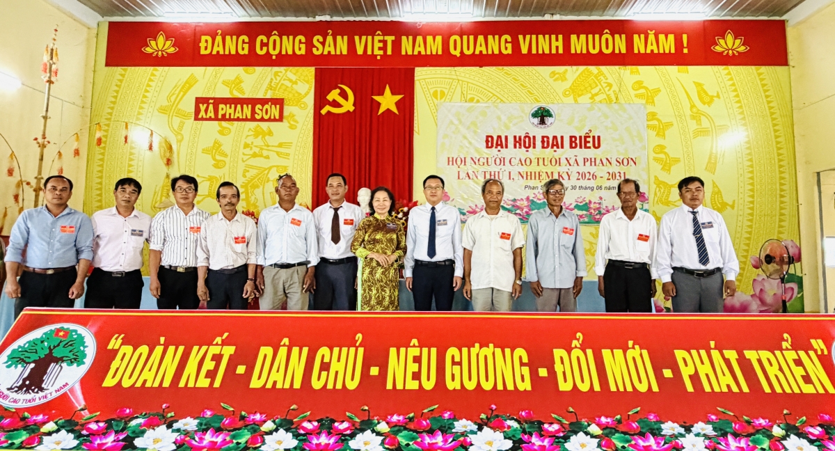 BCH Hội Người cao tuổi nhiệm kỳ mới ra mắt Đại hội