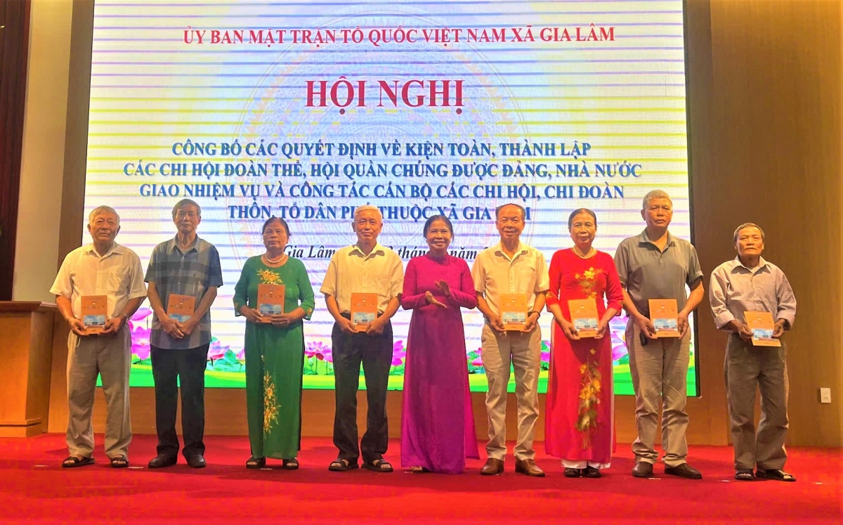 Chia tay cán bộ không tiếp tục tham gia công tác