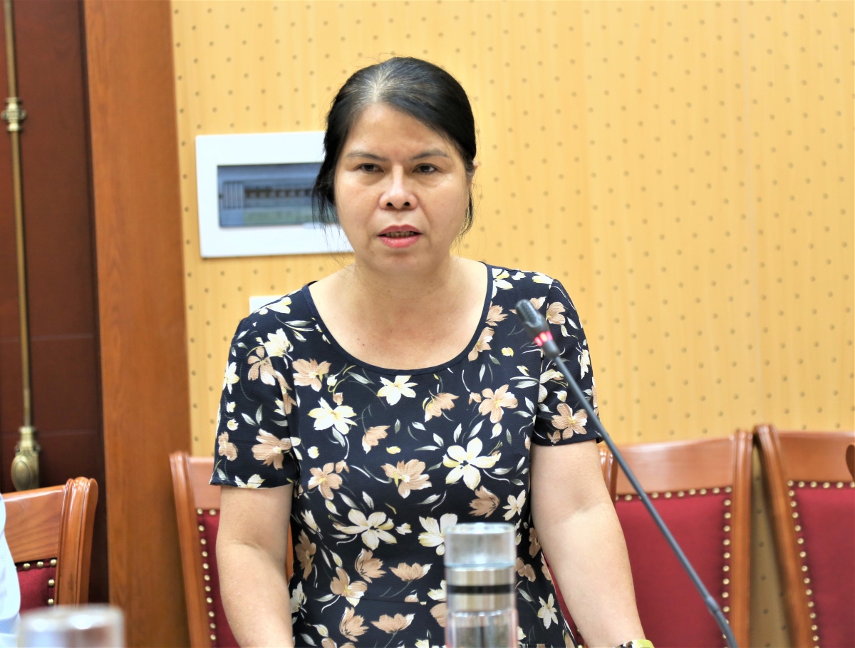 Phó Chánh Văn phòng Nguyễn Thị Tuyết Mai phát biểu