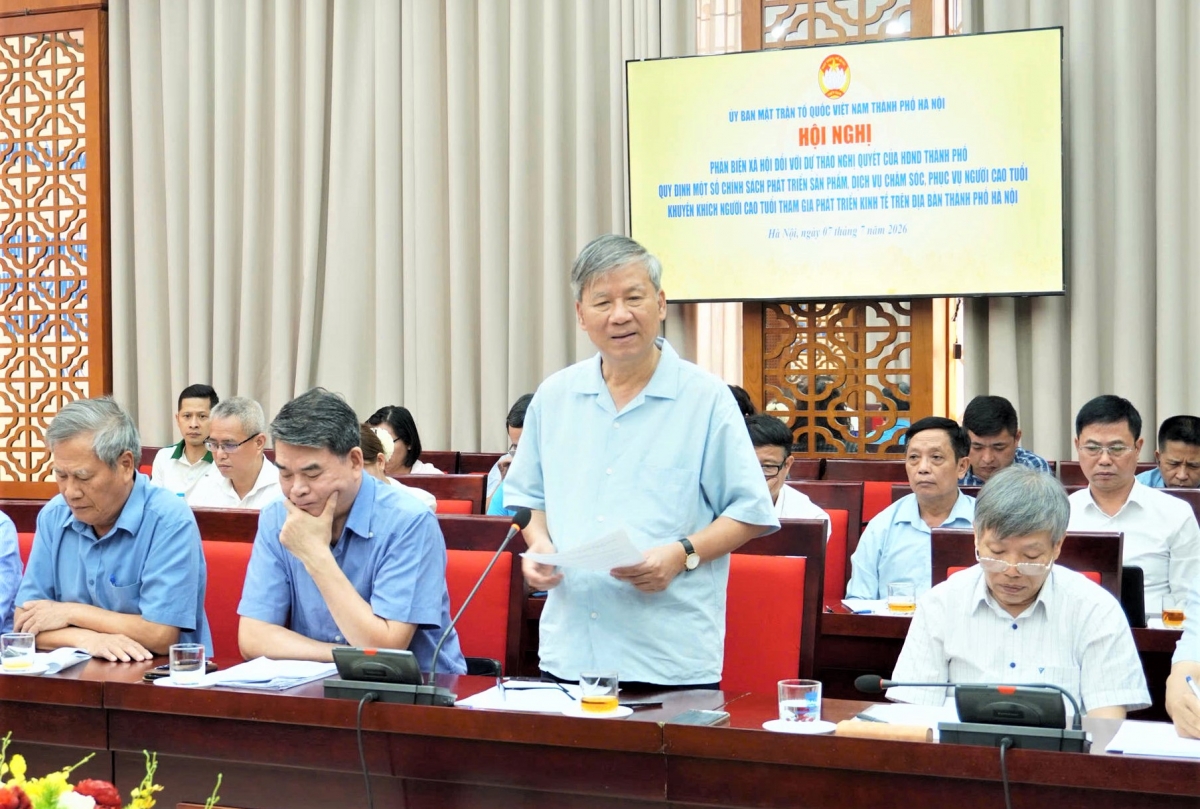 Đại biểu thảo luận, phản biện tại Hội nghị Đại biểu thảo luận, phản biện tại Hội nghị