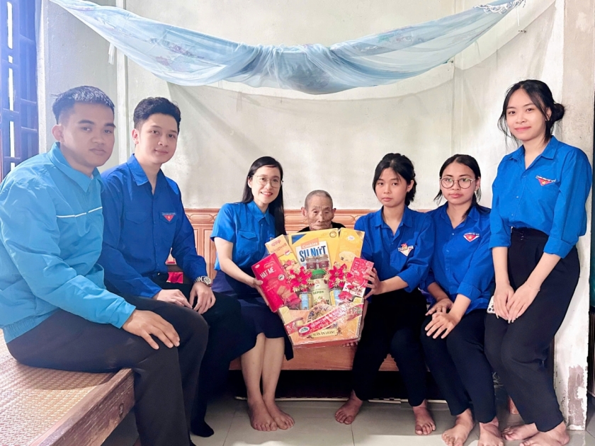 Khắc sâu tình Mẹ Khắc sâu tình Mẹ
