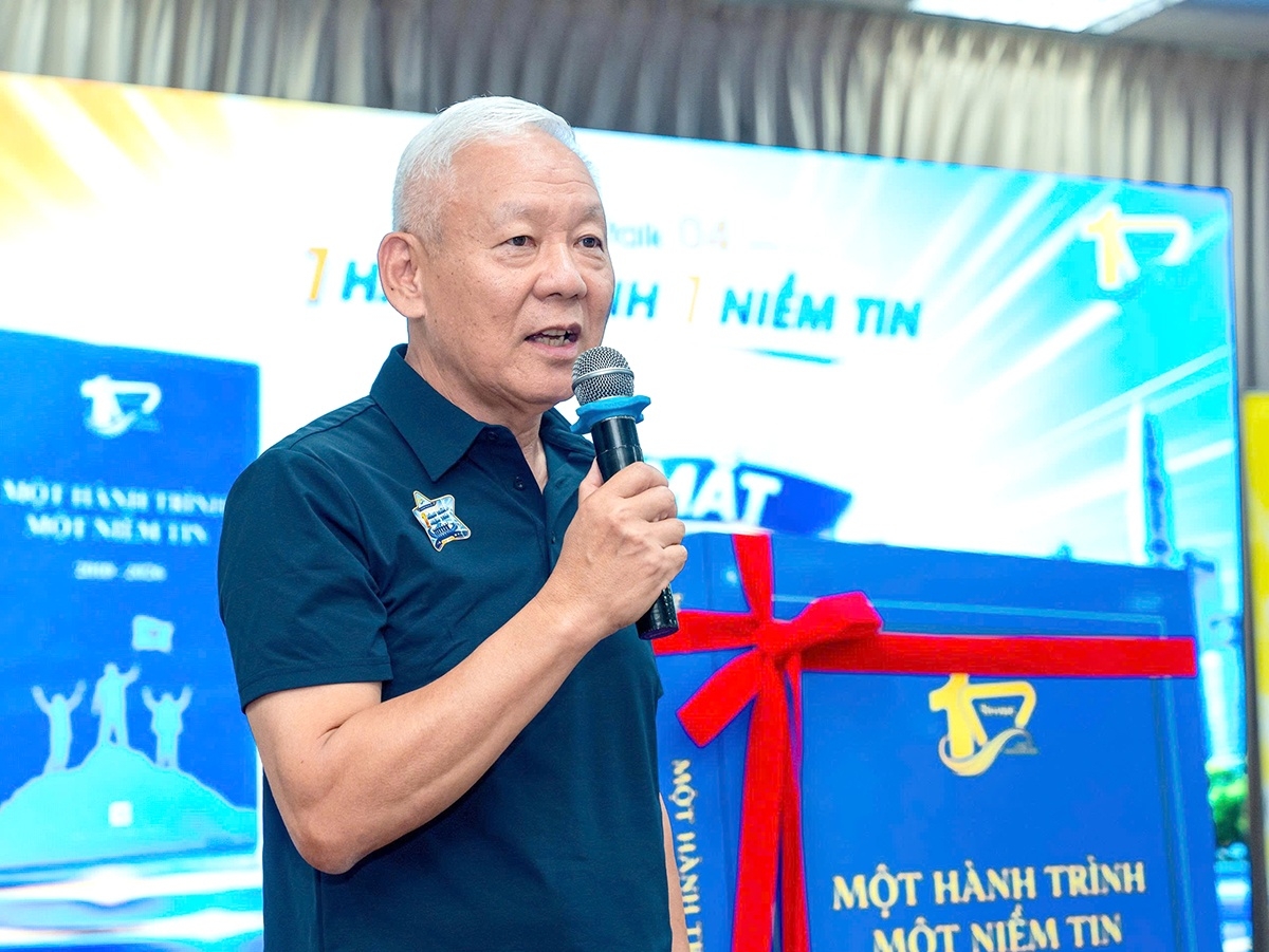 TS Trần Văn, nguyên Phó Chủ nhiệm Ủy ban Tài chính - Ngân sách, nay là Ủy ban Kinh tế và Tài chính Quốc hội TS Trần Văn, nguyên Phó Chủ nhiệm Ủy ban Tài chính - Ngân sách, nay là Ủy ban Kinh tế và Tài chính Quốc hội