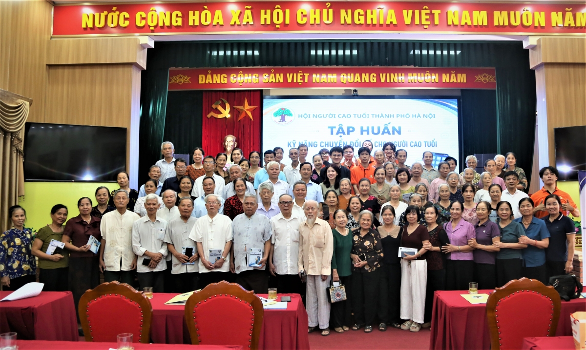 Hội Người cao tuổi thành phố Hà Nội đẩy mạnh tập huấn chuyển đổi số cho hội viên từ cơ sở Hội Người cao tuổi thành phố Hà Nội đẩy mạnh tập huấn chuyển đổi số cho hội viên từ cơ sở