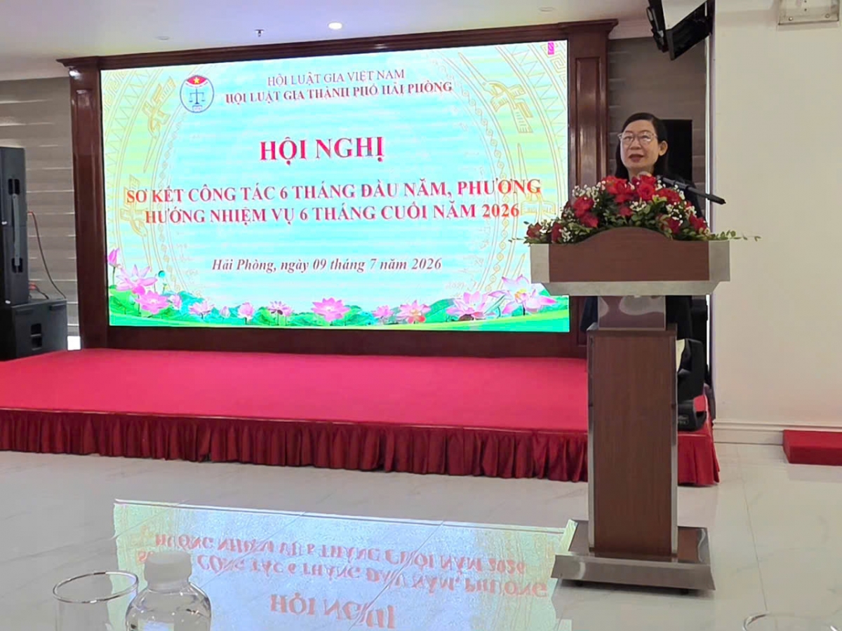 bà Nguyễn Thị Mai, Ủy viên Ban Thường vụ Trung ương Hội Luật gia Việt Nam, Chủ tịch Hội Luật gia thành phố Hải Phòng
