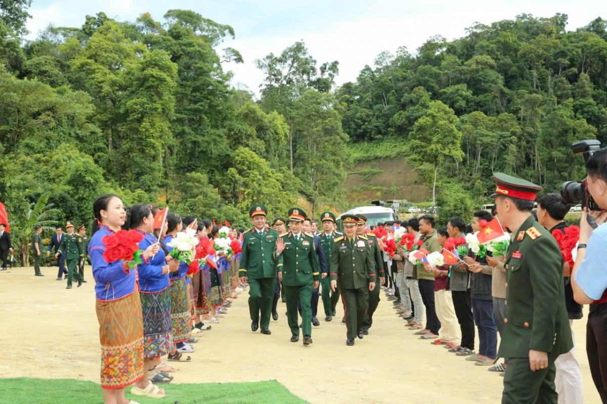 Điểm nhấn của chương trình tại Nghệ An là chuỗi hoạt động hướng về người dân khu vực biên giới Điểm nhấn của chương trình tại Nghệ An là chuỗi hoạt động hướng về người dân khu vực biên giới