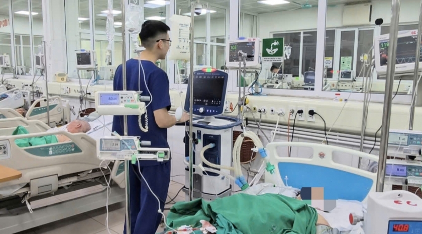 Bệnh nhân điều trị sốt xuất huyết tại Bệnh viện Bệnh nhiệt đới Trung ương Bệnh nhân điều trị sốt xuất huyết tại Bệnh viện Bệnh nhiệt đới Trung ương