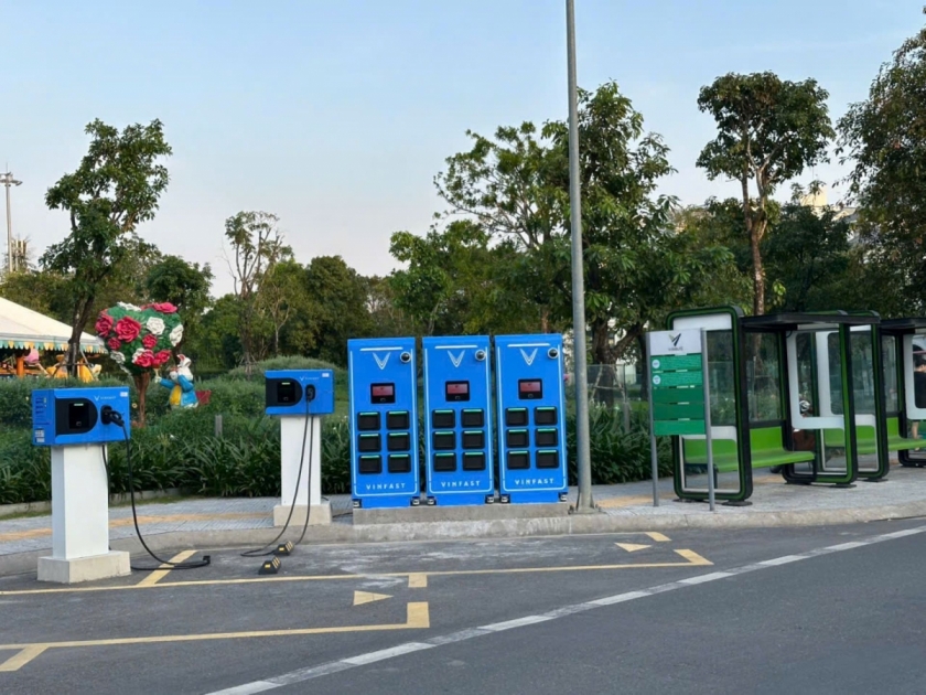 Từ trong phố ra quốc lộ: VinFast Viper vẫn chứng tỏ được “độ uy tín” Từ trong phố ra quốc lộ: VinFast Viper vẫn chứng tỏ được “độ uy tín”