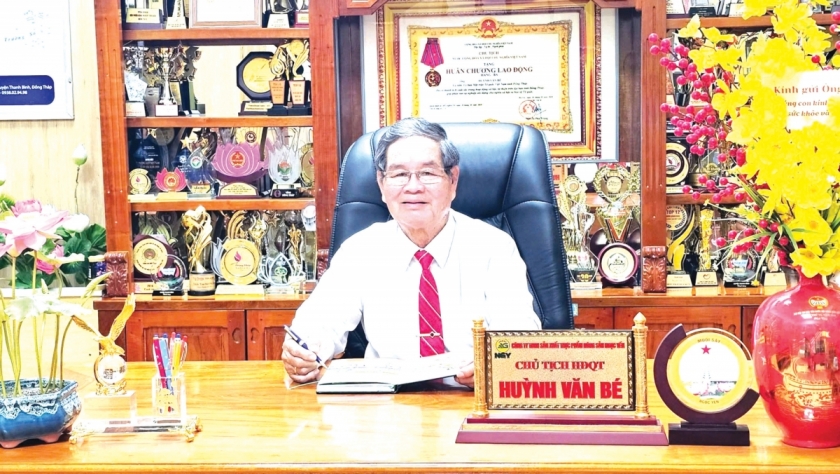 1-Ông Huỳnh Văn Bé, Chủ tịch HĐQTCông ty TNHH Sản xuất Thực phẩm Nông sản Ngọc Yến 1-Ông Huỳnh Văn Bé, Chủ tịch HĐQTCông ty TNHH Sản xuất Thực phẩm Nông sản Ngọc Yến