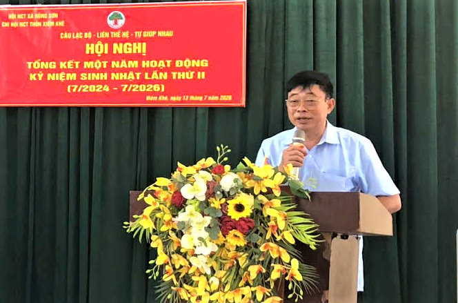 Ông Đỗ Hữu Hùng, Chủ tịch Hội Người cao tuổi xã Hồng Sơn phát biểu tại Hội nghị Ông Đỗ Hữu Hùng, Chủ tịch Hội Người cao tuổi xã Hồng Sơn phát biểu tại Hội nghị