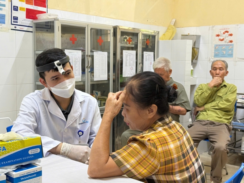 Hơn 200 người có công phường Dương Nội được khám sức khỏe miễn phí nhân dịp 27/7