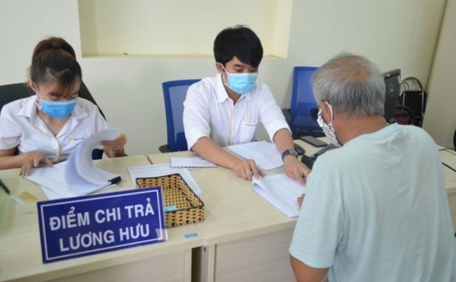 Tăng lương hưu và “bão giá”