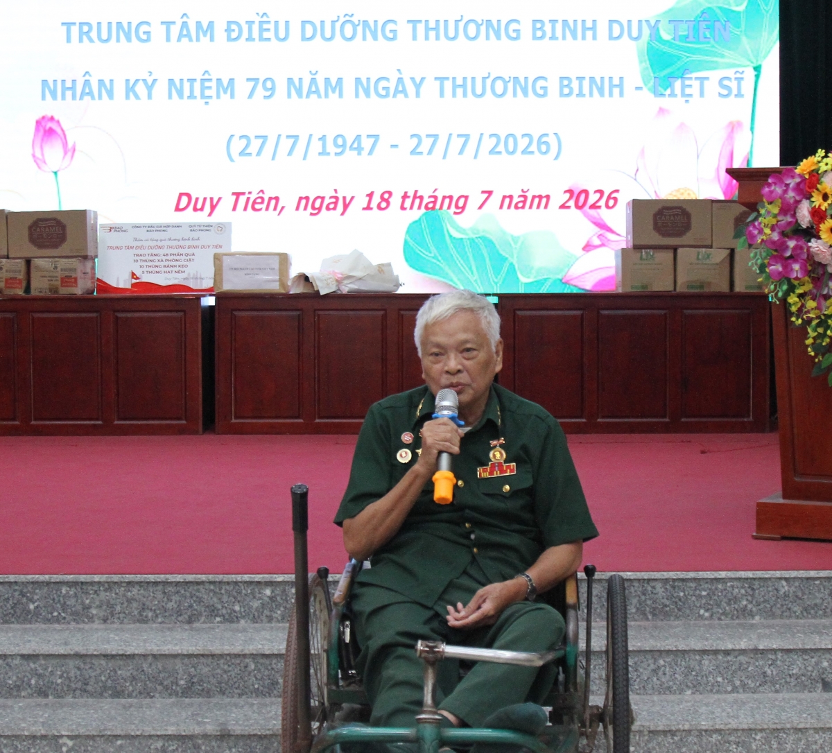 Ông Phạm Minh Liên đang triệu trị tại Trung tâm phát biểu cảm ơn 