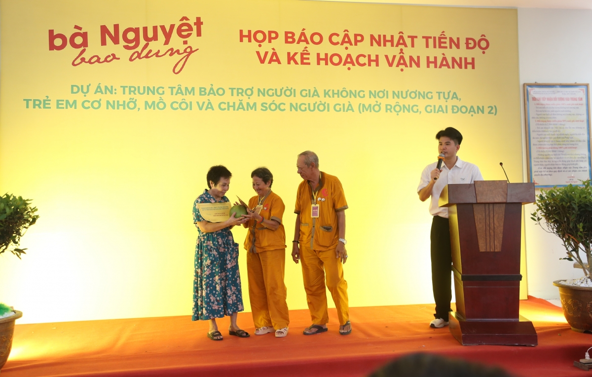 Mái ấm của lòng nhân ái và khát vọng xây dựng “làng người già” bền vững Mái ấm của lòng nhân ái và khát vọng xây dựng “làng người già” bền vững