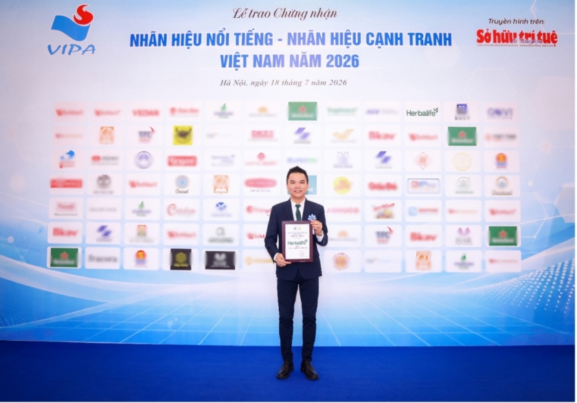 Ông Nguyễn Thành Đạt, Giám đốc truyền thông cấp cao Herbalife Việt Nam tại sự kiện trao giải Ông Nguyễn Thành Đạt, Giám đốc truyền thông cấp cao Herbalife Việt Nam tại sự kiện trao giải