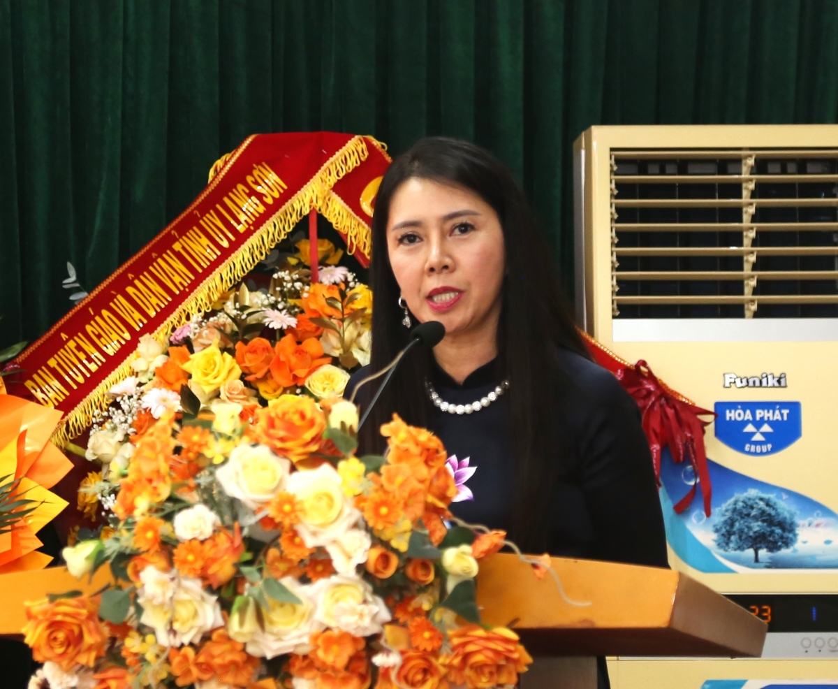 Đồng chí Đoàn Thị Thu Hà phát biểu Đồng chí Đoàn Thị Thu Hà phát biểu
