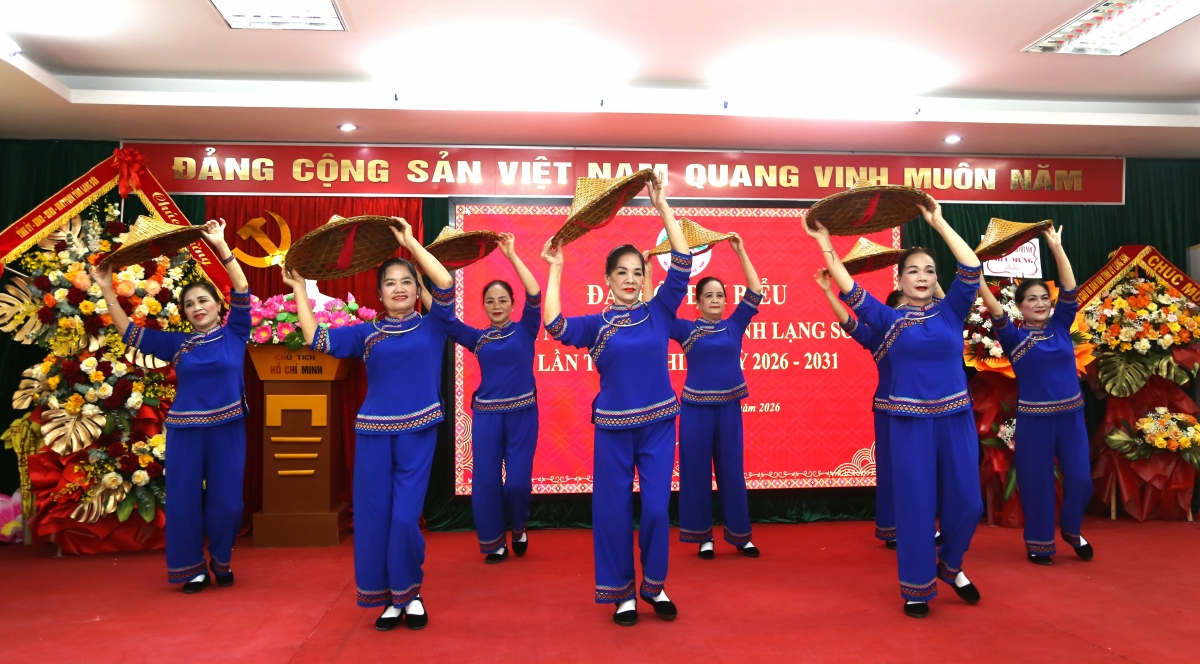 Tiết mục văn nghệ chào mừng Đại hội Tiết mục văn nghệ chào mừng Đại hội