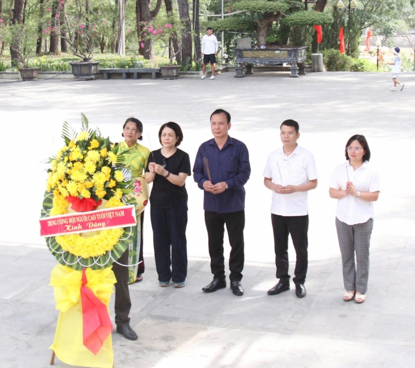 Hành trình về nguồn tri ân các anh hùng liệt sĩ