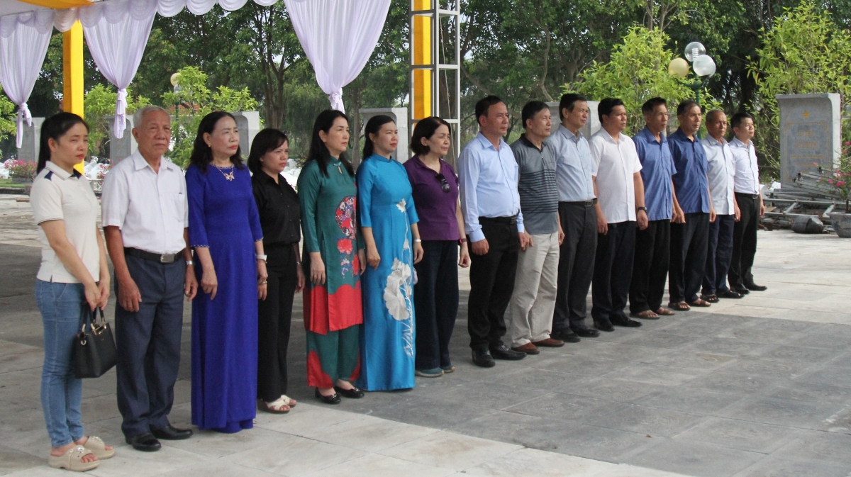Theo dấu chân lịch sử, thắp nén tâm hương tri ân anh hùng liệt sĩ