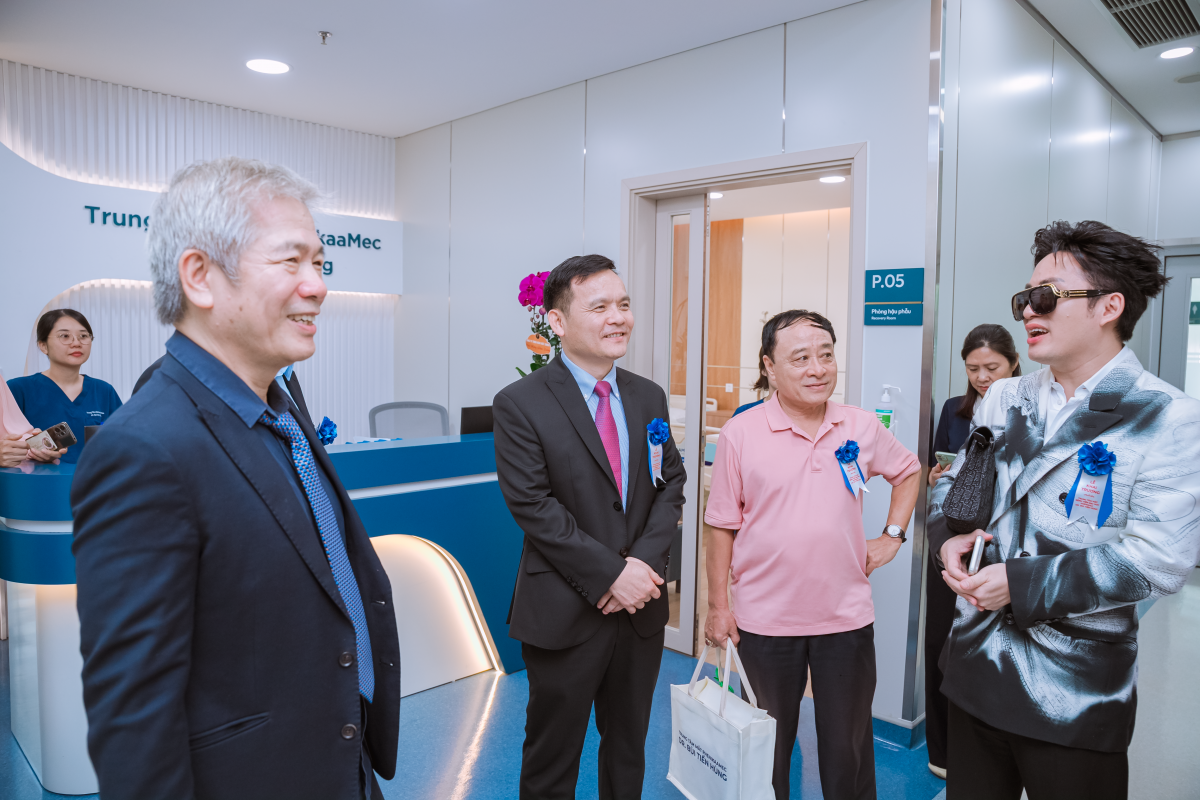 Đầu tư công nghệ hiện đại, hướng tới chăm sóc thị lực toàn diện Đầu tư công nghệ hiện đại, hướng tới chăm sóc thị lực toàn diện