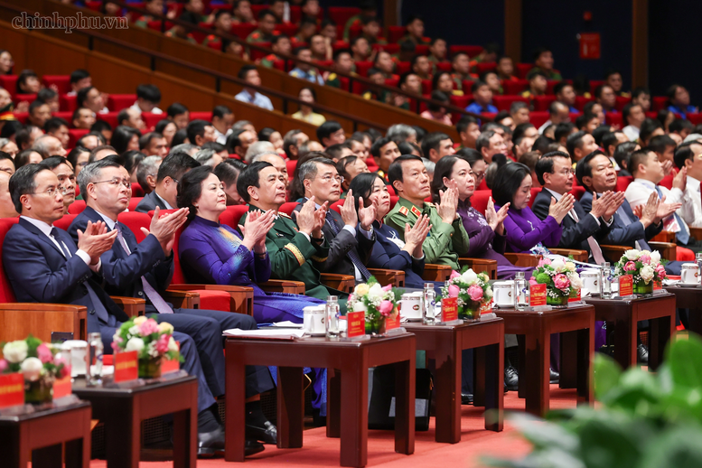 Thủ tướng Lê Minh Hưng cùng các đại biểu dự Hội nghị - Ảnh: VGP/Nhật Bắc