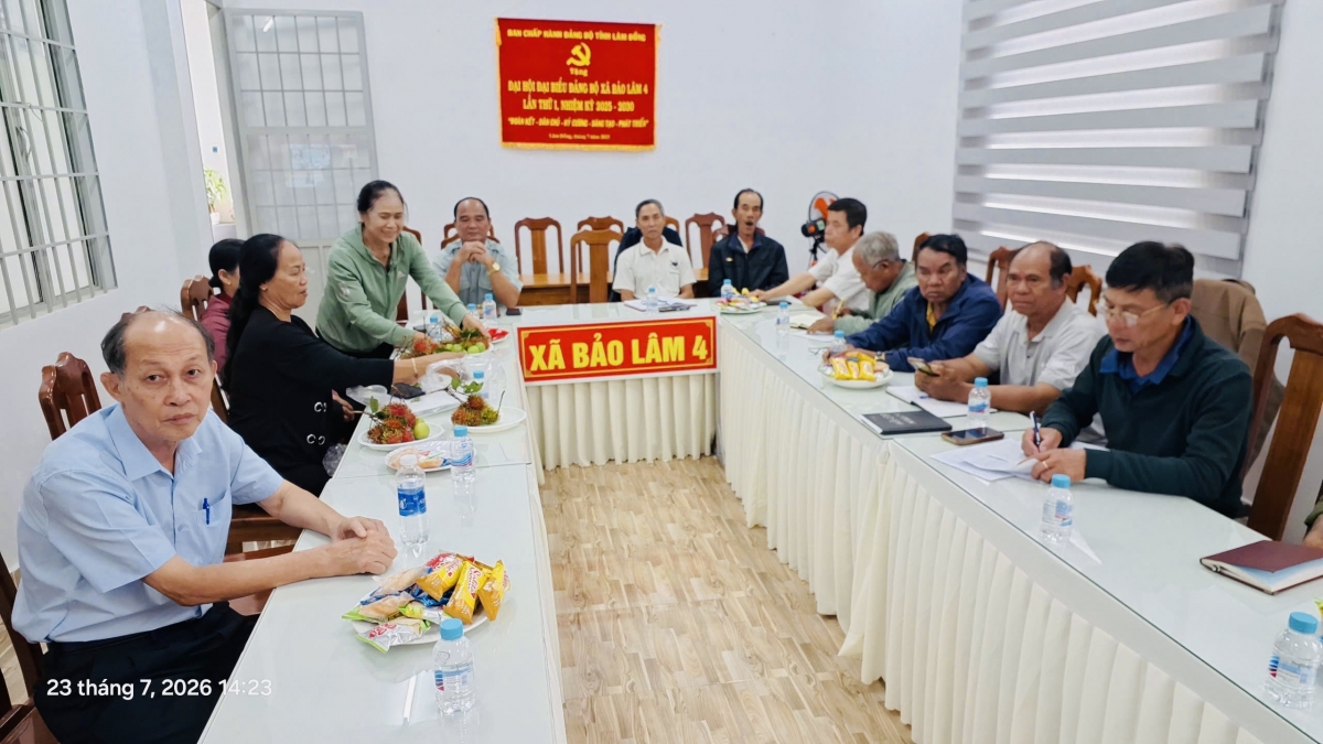 Tại điểm cầu ở địa phương dự Hội nghị trực tuyến