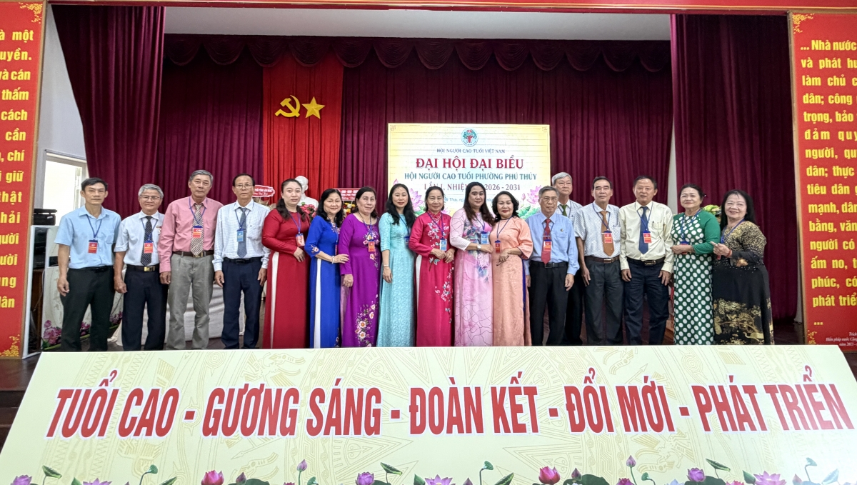 BCH Hội NCT nhiệm kỳ mới ra mắt Đại hội