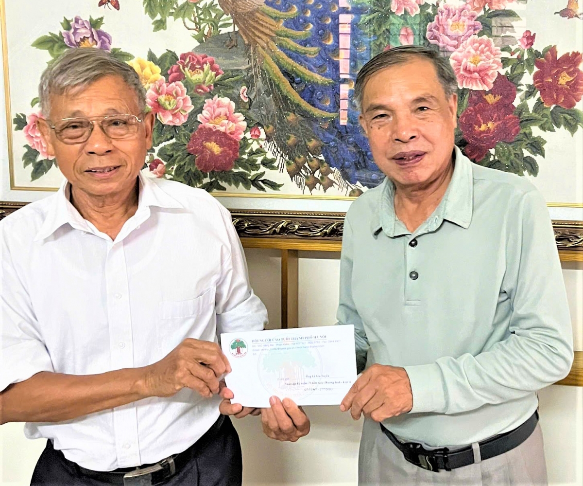 Hội Người cao tuổi xã Bình Minh trao quà tri ân thươing binh Lê Gia Tuyền, Phó Chủ tịch Hội Hội Người cao tuổi xã Bình Minh trao quà tri ân thươing binh Lê Gia Tuyền, Phó Chủ tịch Hội