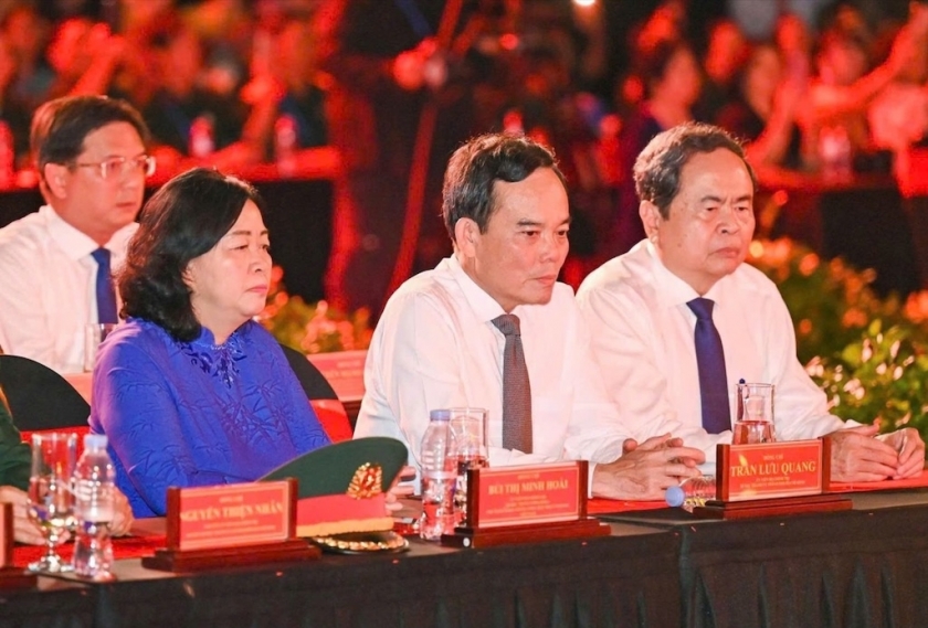Chủ tịch Quốc hội Trần Thanh Mẫn, Bí thư Thành ủy TP. Hồ Chí Minh Trần Lưu Quang, Chủ tịch Ủy ban Trung ương MTTQ Việt Nam Bùi Thị Minh Hoài tham dự chương trình tại Công viên Lê Thị Riêng