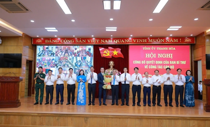 Thiếu tướng Tô Anh Dũng giữ chức Chủ tịch UBND tỉnh Thanh Hóa Thiếu tướng Tô Anh Dũng giữ chức Chủ tịch UBND tỉnh Thanh Hóa