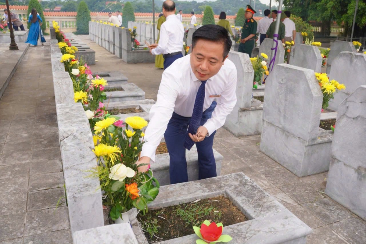 Thành kính tri ân các Anh hùng liệt sĩ nhân kỷ niệm 79 năm Ngày Thương binh - Liệt sĩ
