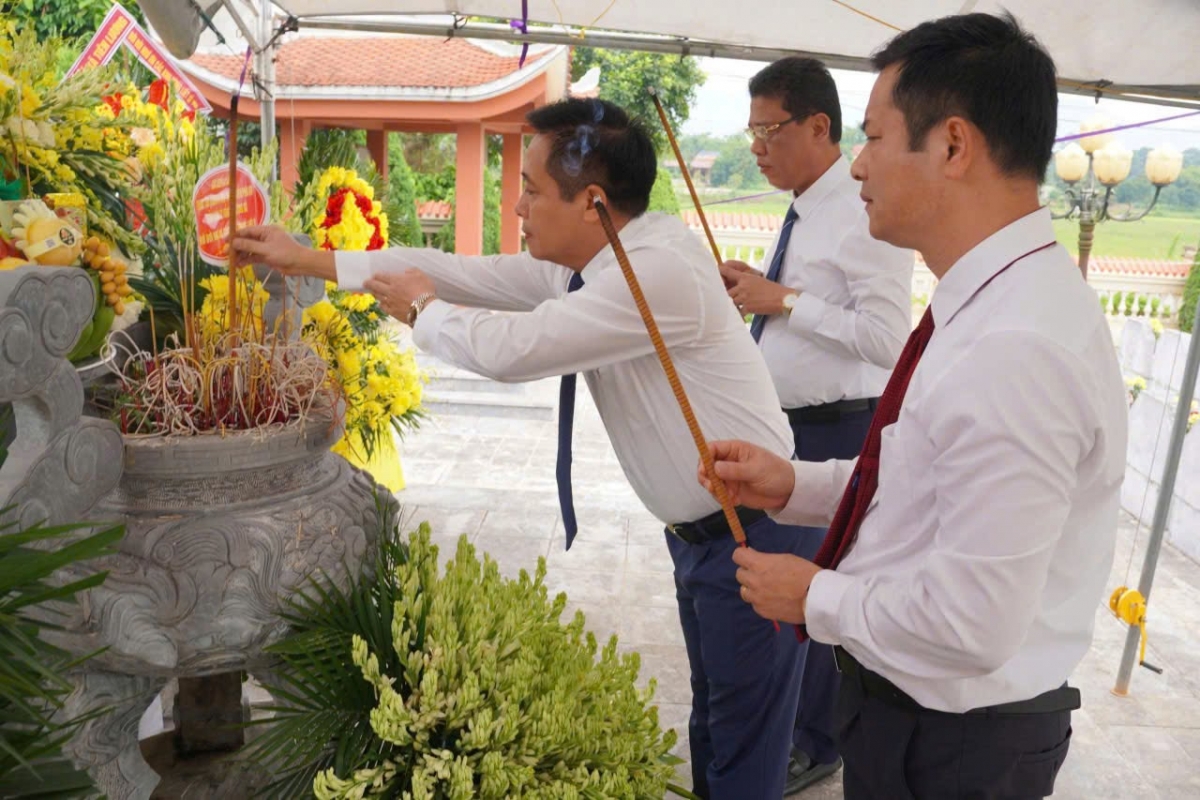 Thành kính tri ân các Anh hùng liệt sĩ nhân kỷ niệm 79 năm Ngày Thương binh - Liệt sĩ