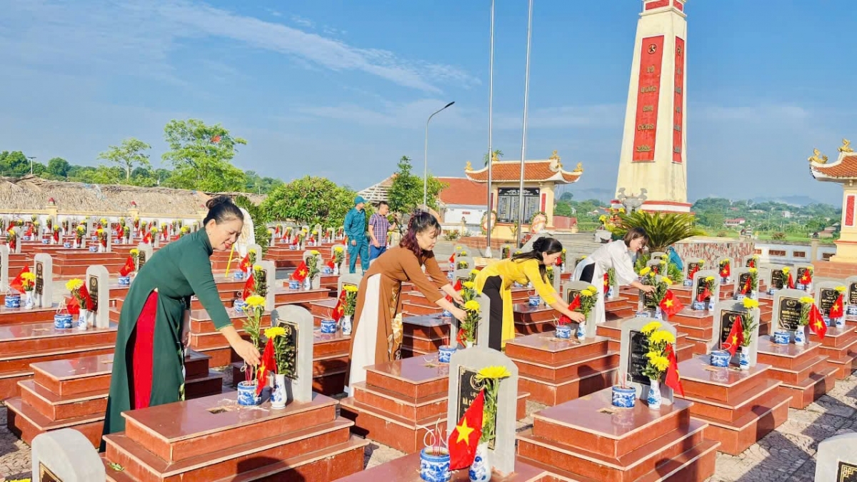 Thành kính tri ân các Anh hùng liệt sĩ nhân kỷ niệm 79 năm Ngày Thương binh - Liệt sĩ