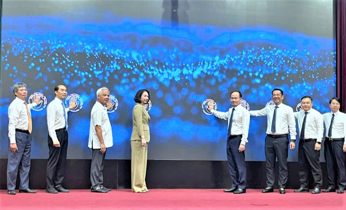 Hà Nội ra mắt mô hình chăm sóc người cao tuổi ban ngày và Làng ẩm thực an toàn thực phẩm Việt Hưng