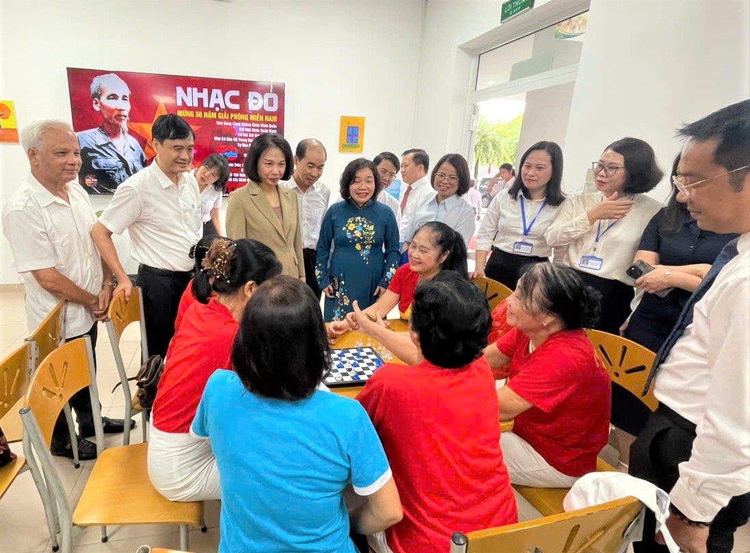 Hà Nội ra mắt mô hình chăm sóc người cao tuổi ban ngày và Làng ẩm thực an toàn thực phẩm Việt Hưng
