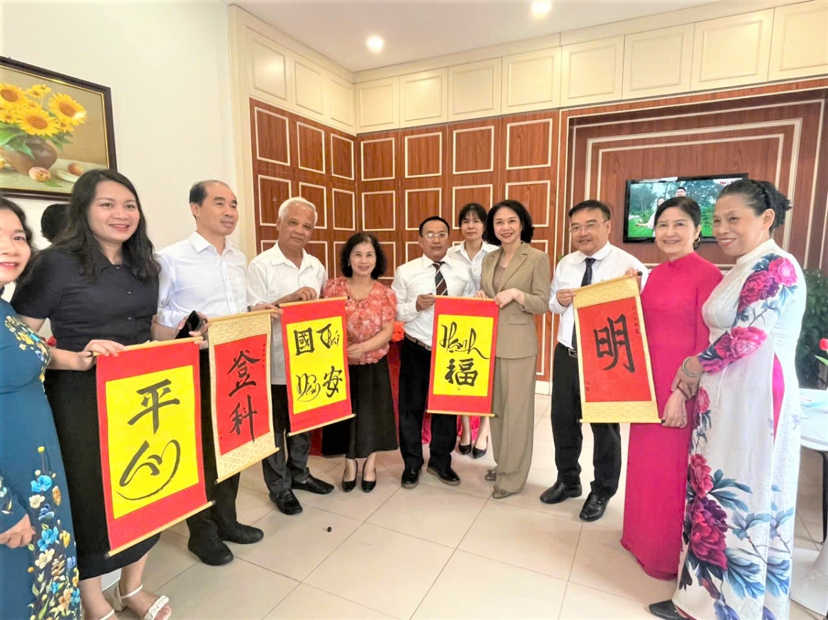 Hà Nội ra mắt mô hình chăm sóc người cao tuổi ban ngày và Làng ẩm thực an toàn thực phẩm Việt Hưng